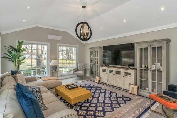 Interior, Living room, Pendant Lights, Recessed Lighting