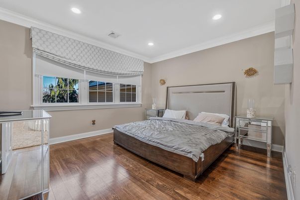 Bedroom, Interior, Recessed Lighting, Wood Texture Flooring