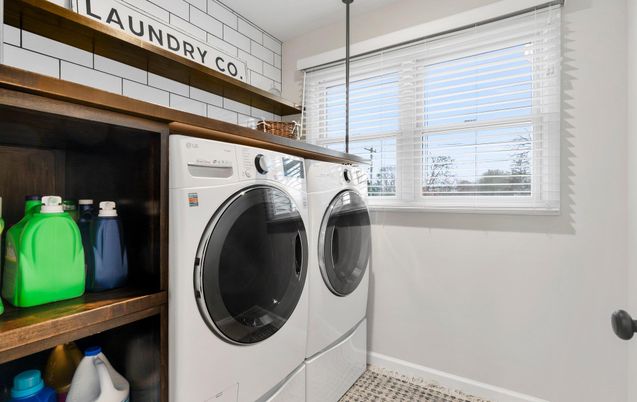 Interior, Washer