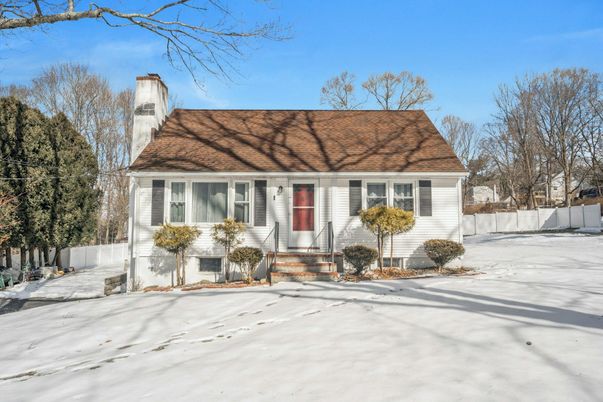 Backyard, Exterior, Facade, Cape Cod