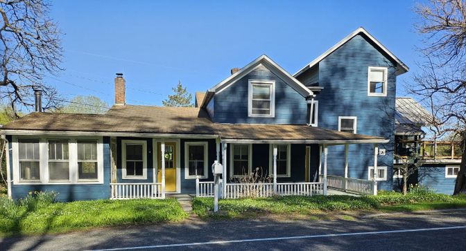 Exterior, Facade, Queen Anne Victorian