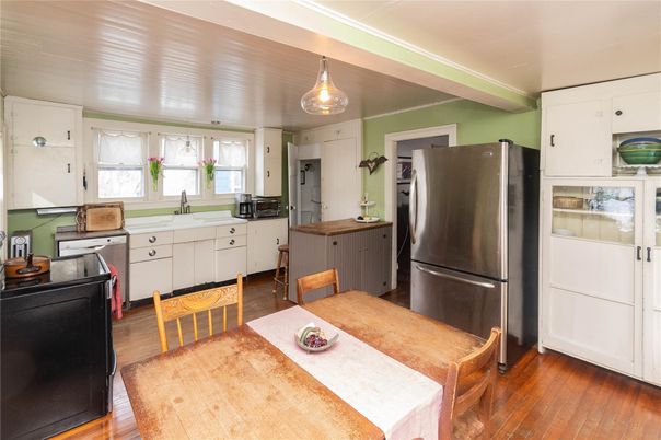 Dining room, Interior, Kitchen, Pendant Lights, Stainless Steel Appliances, Wood Texture Flooring
