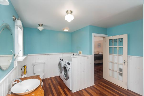 Interior, Washer, Wood Texture Flooring