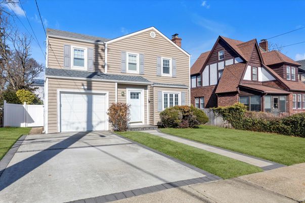 Attached, Exterior, Facade, Tudor Revival