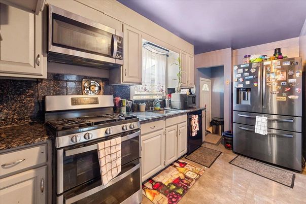 Interior, Kitchen, Stainless Steel Appliances