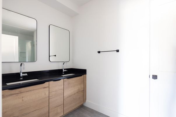 Bathroom, Dual Sink Vanities, Interior