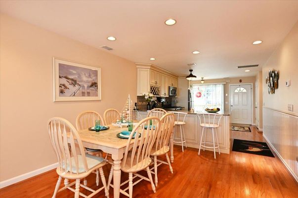 Dining room, Interior, Kitchen, Recessed Lighting, Wood Texture Flooring