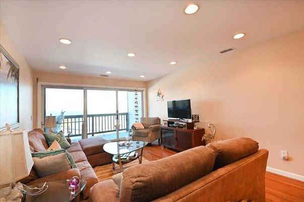 Interior, Living room, Recessed Lighting, Water, Wood Texture Flooring