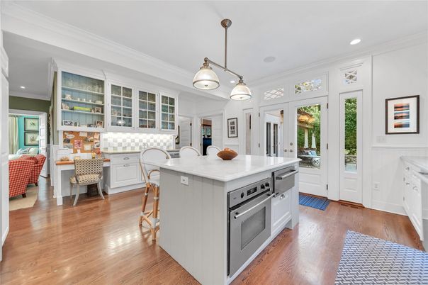 Dining room, Interior, Kitchen, Pendant Lights, Recessed Lighting, Wood Texture Flooring