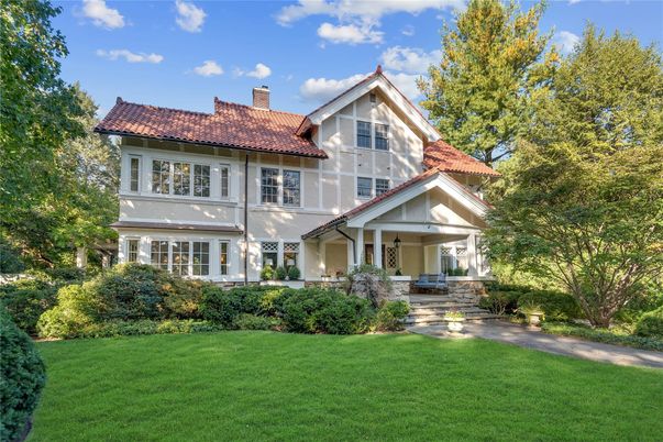Backyard, Exterior, Facade, Queen Anne Victorian