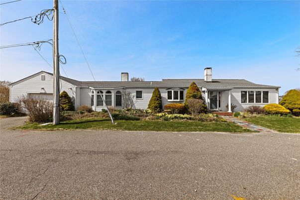Exterior, Facade, Cape Cod