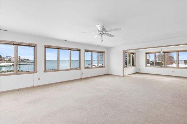 Empty room, Interior, Water