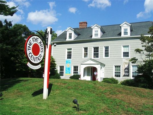 Exterior, Facade, Georgian