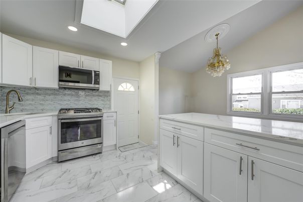 Chandelier, Interior, Kitchen, Marble, Recessed Lighting, Stainless Steel Appliances