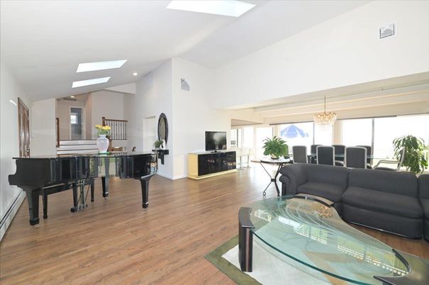 Chandelier, Dining room, Interior, Living room, Piano, Recessed Lighting, Wood Texture Flooring
