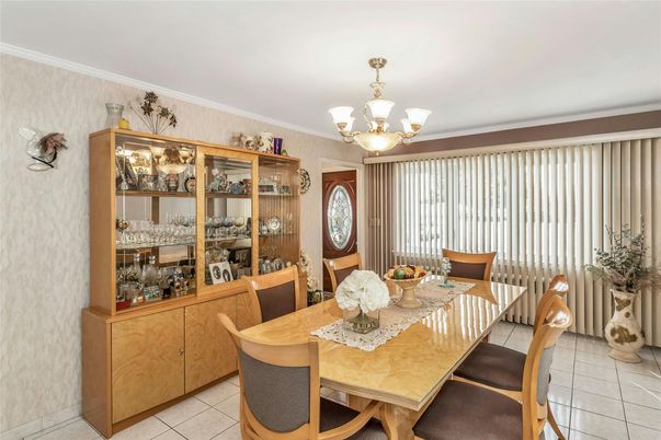 Chandelier, Dining room, Interior