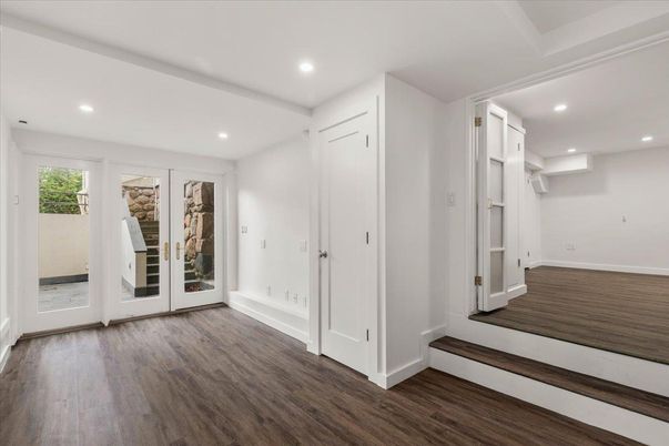 Empty room, Interior, Recessed Lighting, Wood Texture Flooring