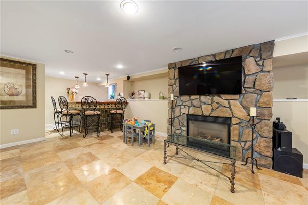 Dining room, Fireplace, Interior, Pendant Lights, Recessed Lighting