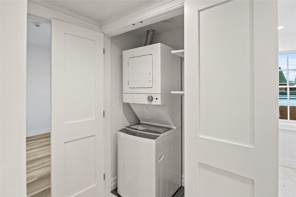 Interior, Utility Closets, Washer, Wood Texture Flooring