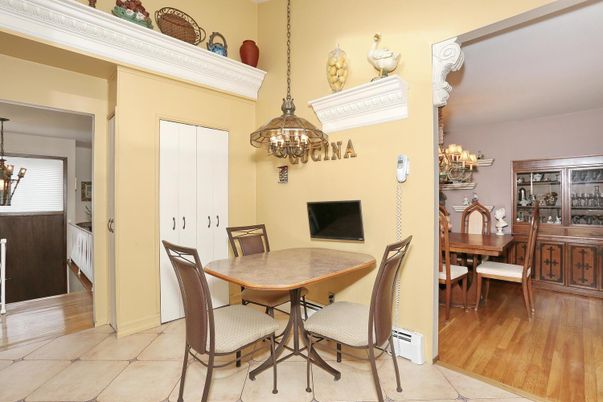 Chandelier, Dining room, Interior, Pendant Lights, Wood Texture Flooring