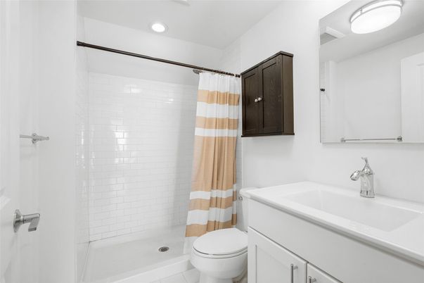 Bathroom, Interior, Recessed Lighting