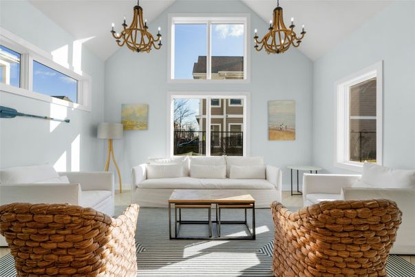 Chandelier, Interior, Living room