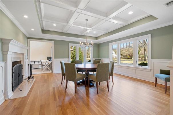 Dining room, Fireplace, Interior, Recessed Lighting, Wood Texture Flooring