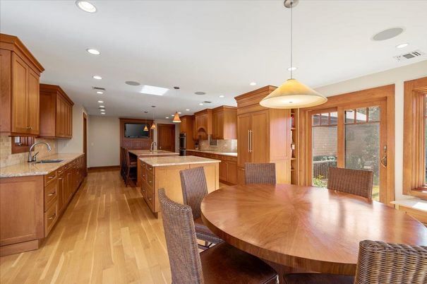 Dining room, Interior, Kitchen, Pendant Lights, Recessed Lighting, Wood Texture Flooring