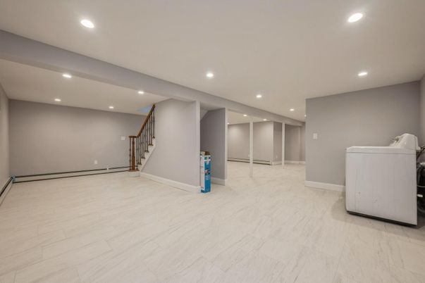 Empty room, Interior, Marble, Recessed Lighting, Washer