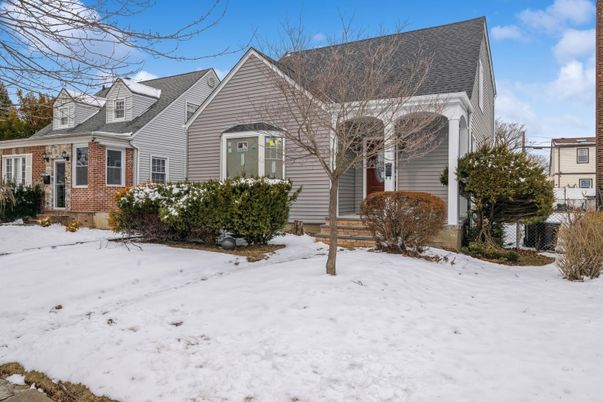 Exterior, Facade, Brick Facade, Cape Cod