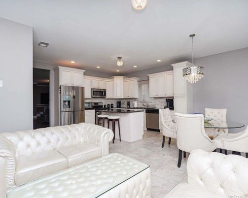 Chandelier, Dining room, Interior, Kitchen, Recessed Lighting, Stainless Steel Appliances