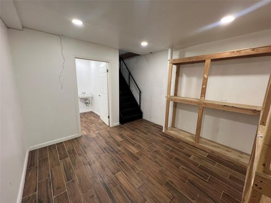 Interior, Recessed Lighting, Wood Texture Flooring