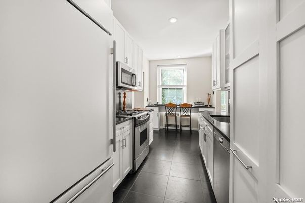 Dining room, Interior, Kitchen, Recessed Lighting, Stainless Steel Appliances