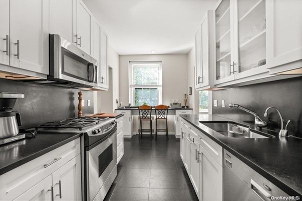 Dining room, Interior, Kitchen, Recessed Lighting, Stainless Steel Appliances