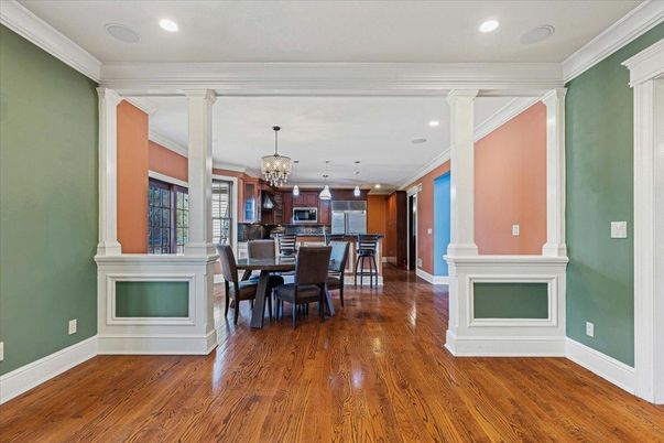 Chandelier, Dining room, Interior, Kitchen, Pendant Lights, Recessed Lighting, Wood Texture Flooring