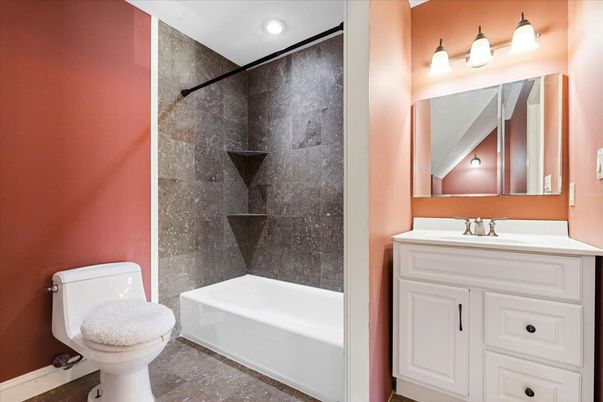Bathroom, Interior, Recessed Lighting