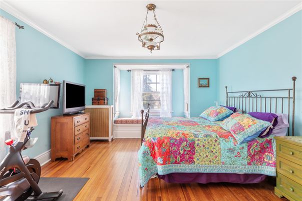 Bedroom, Fitness Equipment, Interior, Wood Texture Flooring