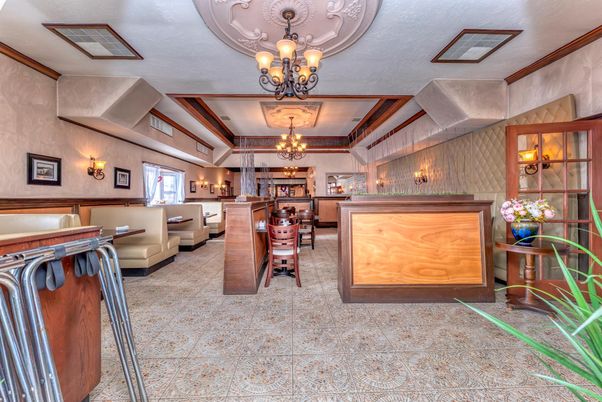 Chandelier, Interior, Living room