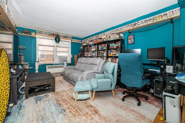 Home Office, Interior