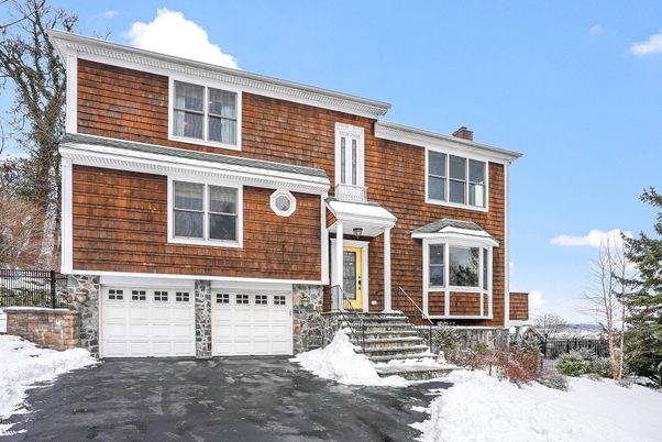 Attached, Exterior, Facade, Raised Ranch