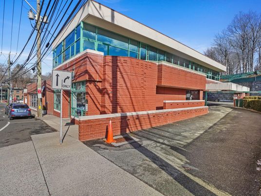 Exterior, Facade, None