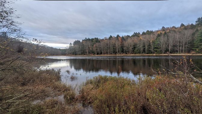 Exterior, Lake