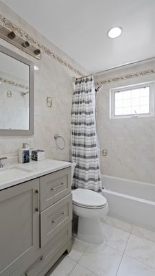 Bathroom, Interior, Recessed Lighting