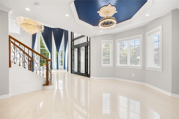 Chandelier, Empty room, Interior, Recessed Lighting