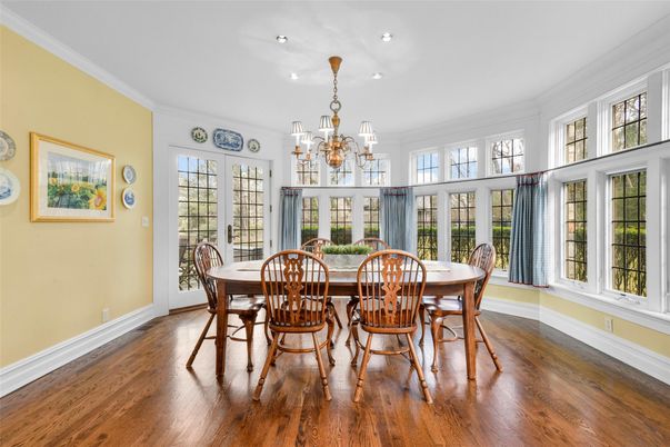 Chandelier, Dining room, Interior, Recessed Lighting, Wood Texture Flooring