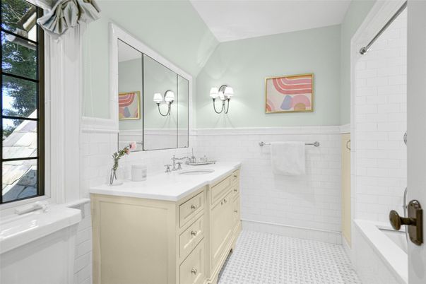 Bathroom, Dual Sink Vanities, Interior