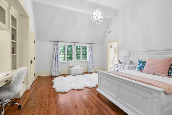 Bedroom, Chandelier, Home Office, Interior, Pendant Lights, Wood Texture Flooring