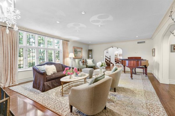 Interior, Living room, Piano, Recessed Lighting, Wood Texture Flooring