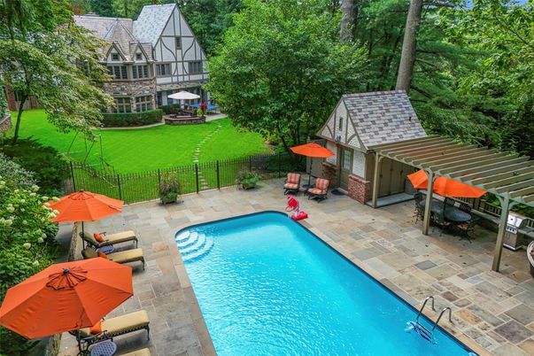 Exterior, Pool