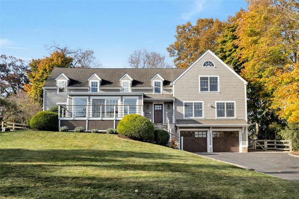 Attached, Exterior, Facade, Farmhouse
